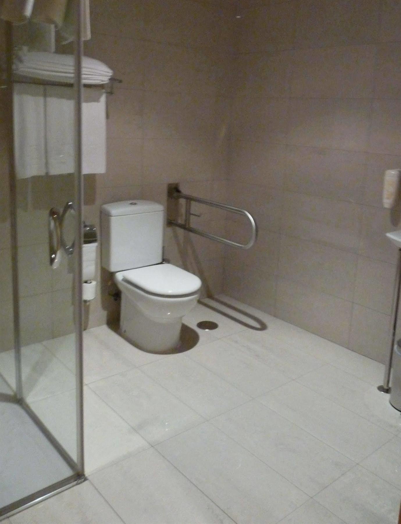 Hotel 4C Puerta Europa Madrid Luaran gambar